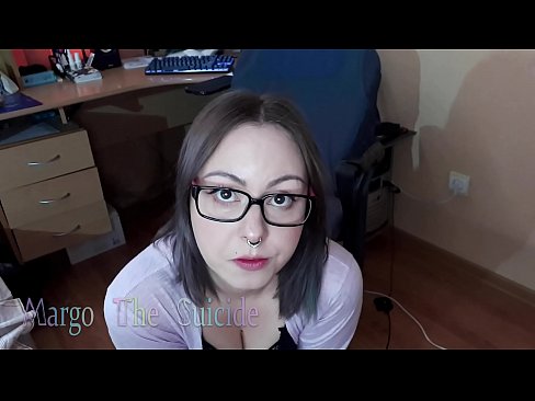 ❤️ Kynþokkafull stelpa með gleraugu sýgur dildó djúpt á myndavélinni ❤️ Klám á is.myastro.top ❤